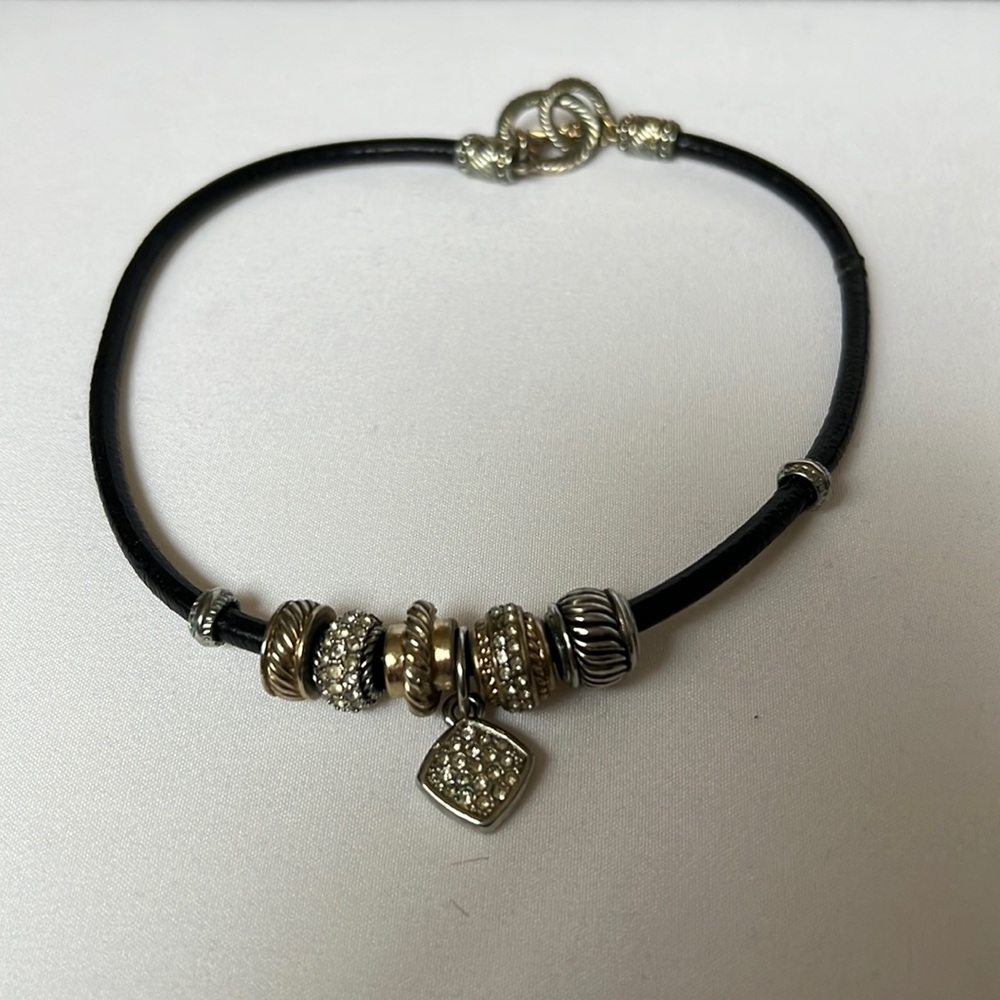 Necklace chocker